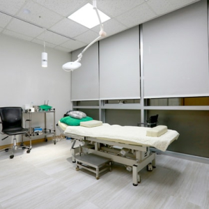 Clinic — Dr. Hwang`s Hair Transplantation Center